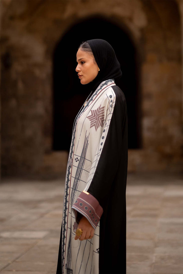 عبايه مفتوحه