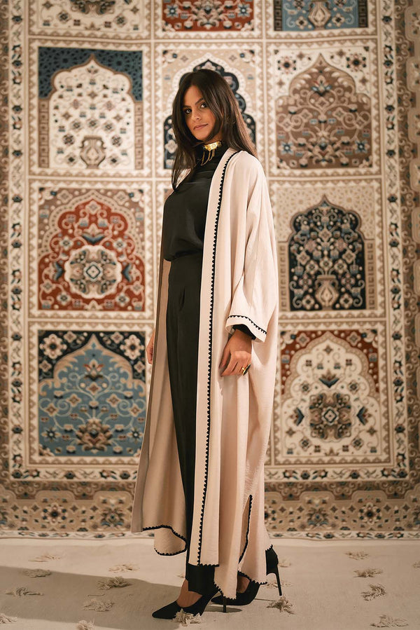 عبايه مفتوحه